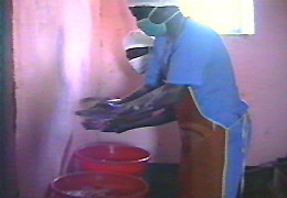 LOS ENFERMEROS QUE VAN A REALIZAR LA OPERACION