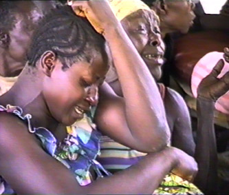 ..con los gritos de dolor