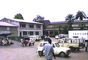 interior1jpg.JPG (47904 bytes)