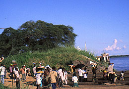 Embarcadero, detras de la Procure